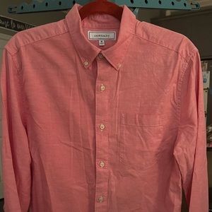 Crown & IVY. Men’s long sleeve button down Crown & Ivy Oxford shirt. 3/25